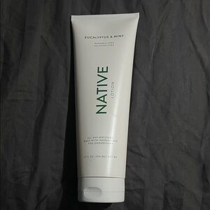 Native Eucalyptus & Mint Moisturizing Lotion
